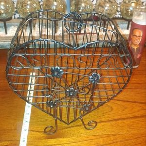 Black Metal Wire Heart Shaped Birdcage